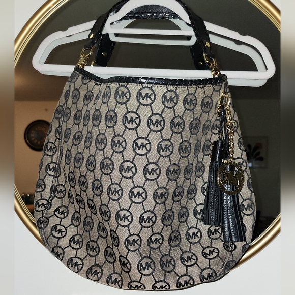 MICHAEL KORS PURSE with a signature monogram coach - Picture 7 of 7